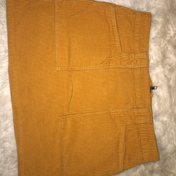 ✨🛍🎀Mustard Corduroy Mini Skirt🎀🛍✨ - Picture 5 of 6